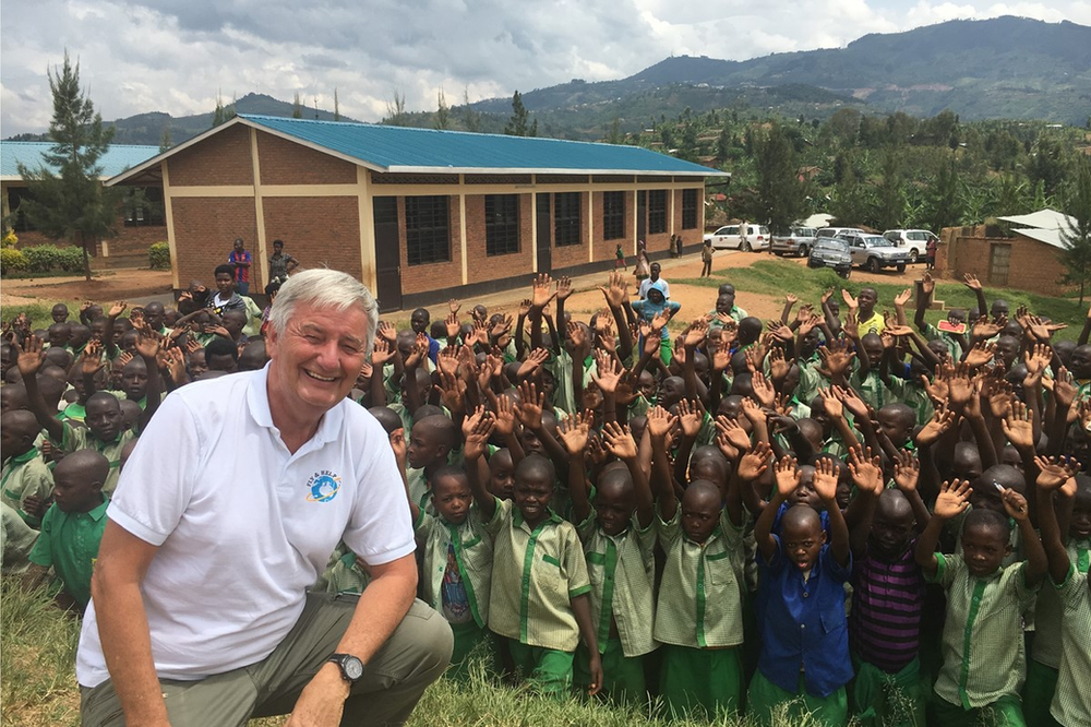 FLY & HELP: Liquisign stiftet Schule zum Jubiläum » FLY & HELP: Liquisign stiftet Schule zum Jubiläum »