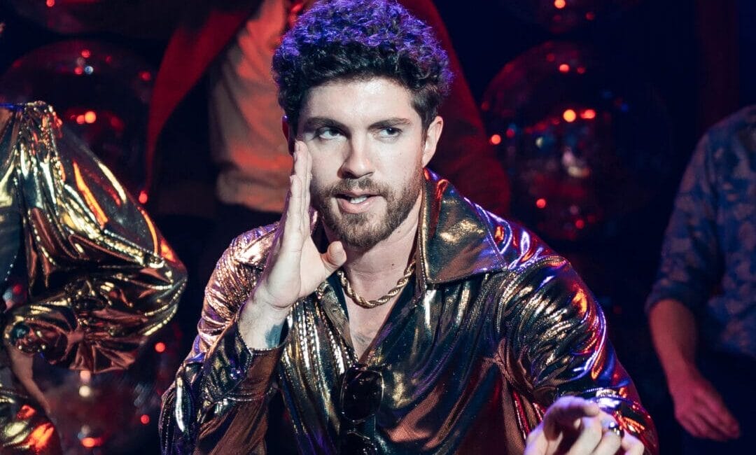 Joey Heindle spricht im Interview über sein Musical-Debüt in "Saturday Night Fever" und die Filmvorlage