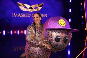 "The Masked Singer": Erste Maske entlarvt! SIE steckte im Smiley-Kostüm! » masked singer Joyn Tms12 Show1 3300241