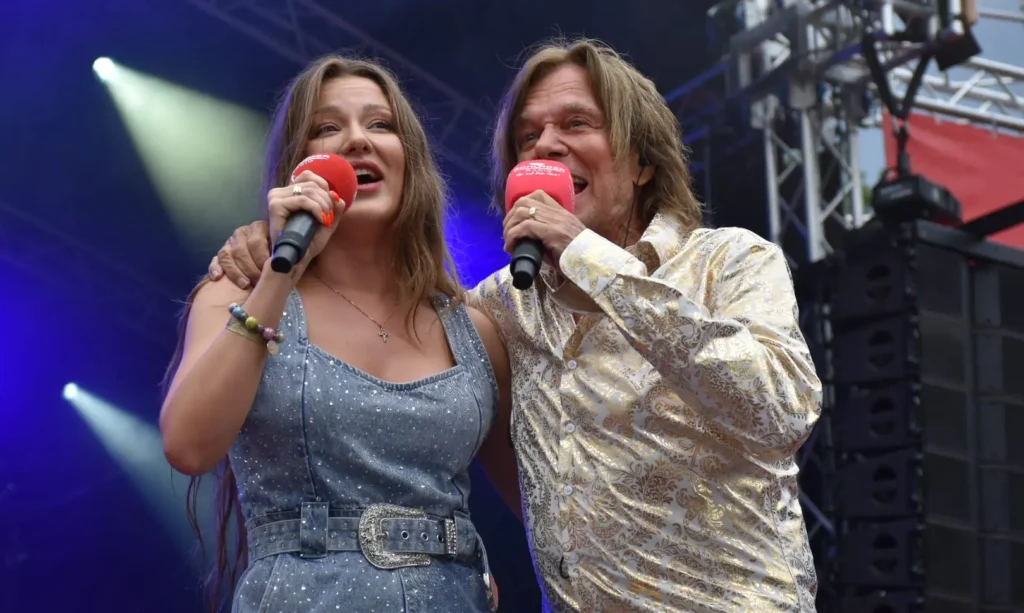 Jürgen Drews: Tochter Joelina rührt mit sehr persönlichen Video zu Tränen! Duett “Herzmelodie” erscheint in Kürze! Jürgen Drews: Tochter Joelina rührt mit sehr persönlichen Video zu Tränen! Duett “Herzmelodie” erscheint in Kürze!