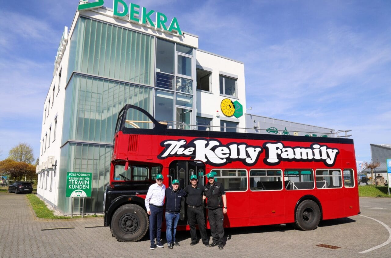 Kelly Family Bus: Joey Kelly macht legendären Doppeldecker wieder fit – und will damit nach Wacken! Kelly Family Bus: Joey Kelly macht legendären Doppeldecker wieder fit – und will damit nach Wacken!