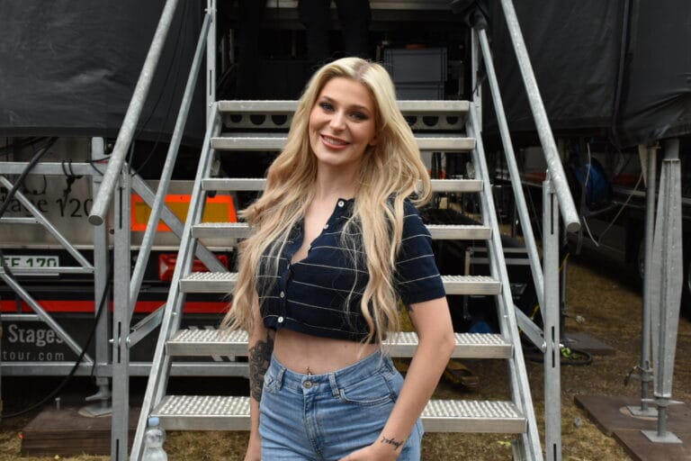 Marie Reim über "Die Verräter" exklusiv: SO cool reagiert sie auf negative Stimmen! Ihre Community steht hinter ihr!