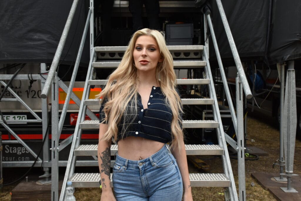 Marie Reim über "Die Verräter" exklusiv: SO cool reagiert sie auf negative Stimmen! Ihre Community steht hinter ihr!