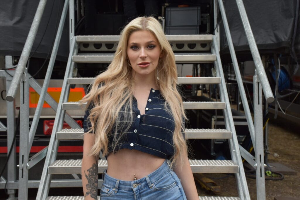 Marie Reim über "Die Verräter" exklusiv: SO cool reagiert sie auf negative Stimmen! Ihre Community steht hinter ihr!