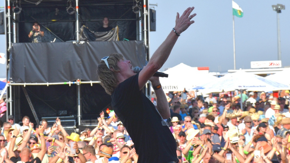 mickie-krause-elbstrand-festival-2023