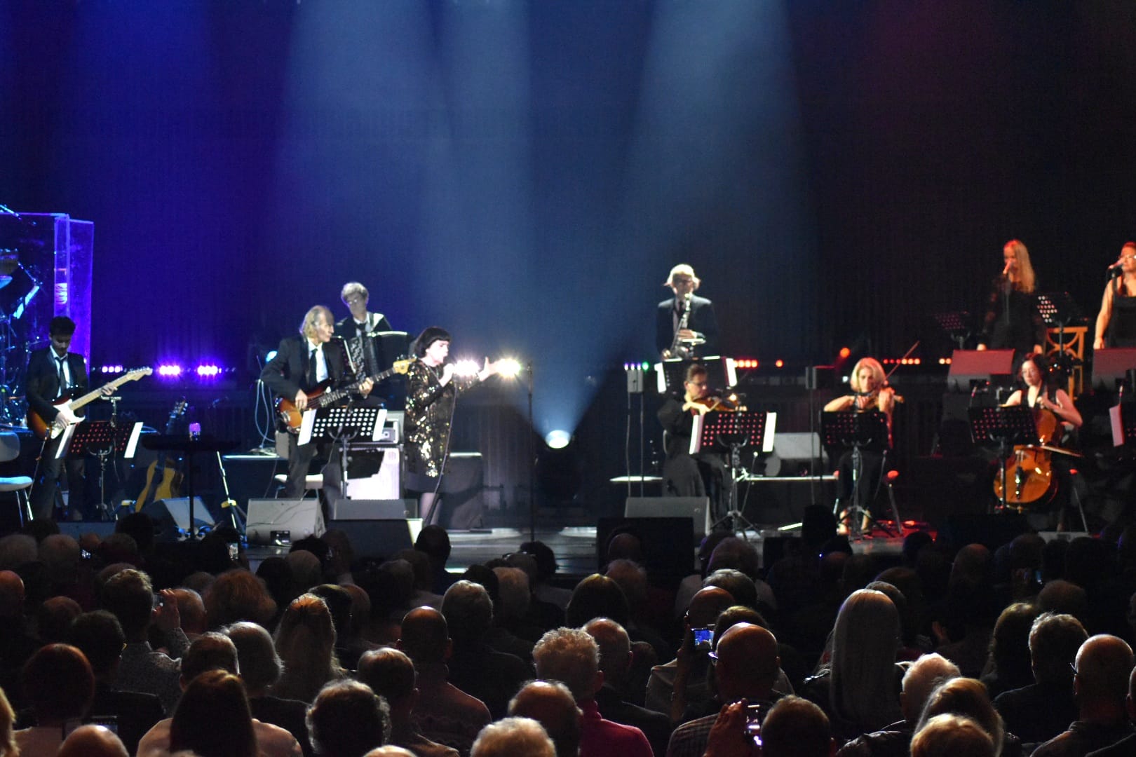 Mireille Mathieu auf Abschiedstour: Die schönsten Fotos von ihrem Konzert in Hannover