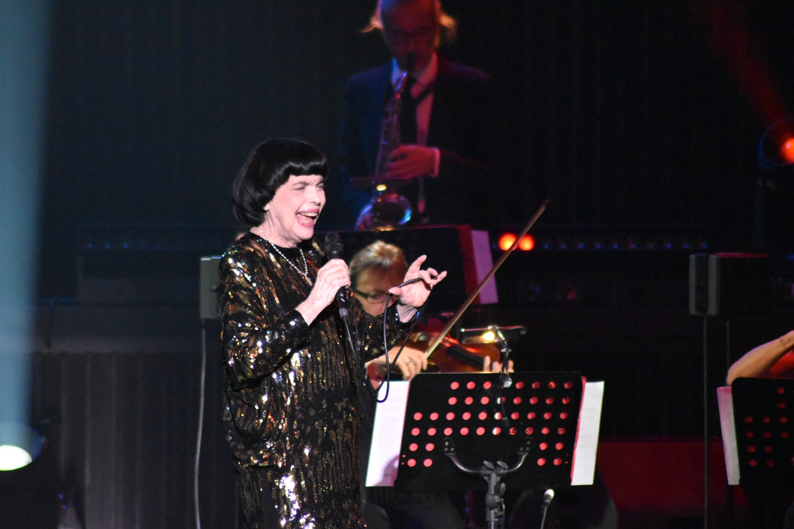 Mireille Mathieu auf Abschiedstour: Die schönsten Fotos von ihrem Konzert in Hannover