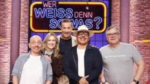Moderator Kai Pflaume Und Seine Rateteam Kapitaene Bernhard Hocker Und Elton Begru Folge 1292 102~ V Standard644 B98f87