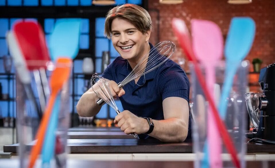 Nach Sieg beim „Promibacken“-Osterspezial: Vincent Gross spendet Preisgeld für Schule in Namibia!