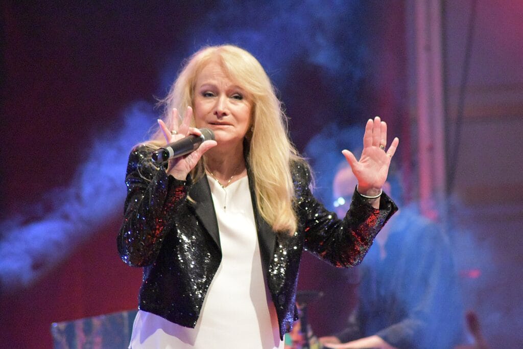 "Schlager am Meer" mit Nicole und weiteren Stars: Die schönsten Fotos » beatrice egli Nicole auf "Carpe Diem"-Tour: Die schönsten Fotos vom Konzert in Hamburg