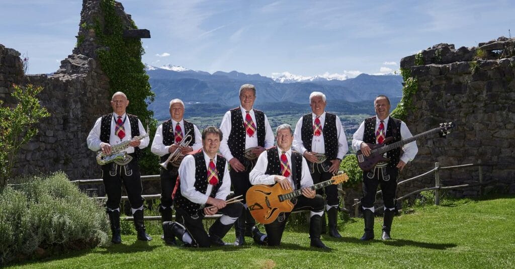 Kastelruther Spatzen um Norbert Rier gehen 2026 & 2027 auf Tour! Hier alle Termine, Tickets & mehr dazu!