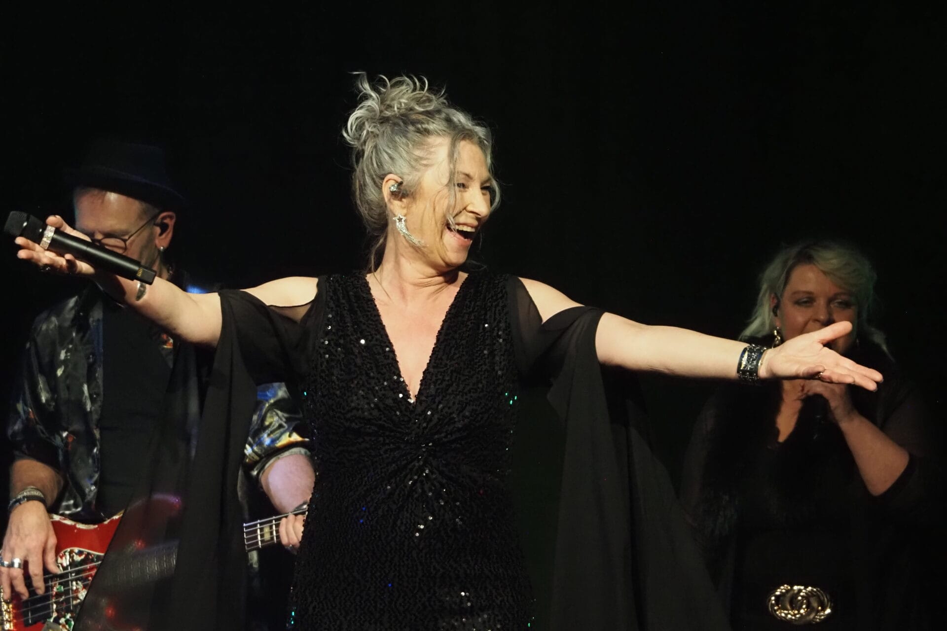 Claudia Jung auf Jubiläumstour: Stimmungsvolle Zeitreise begeistert in Buchholz die Fans!