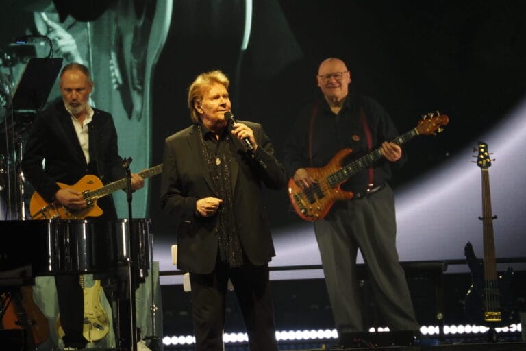 Howard Carpendale singt erneut mit Sohn Wayne – bei Abschiedskonzert in Bremen!