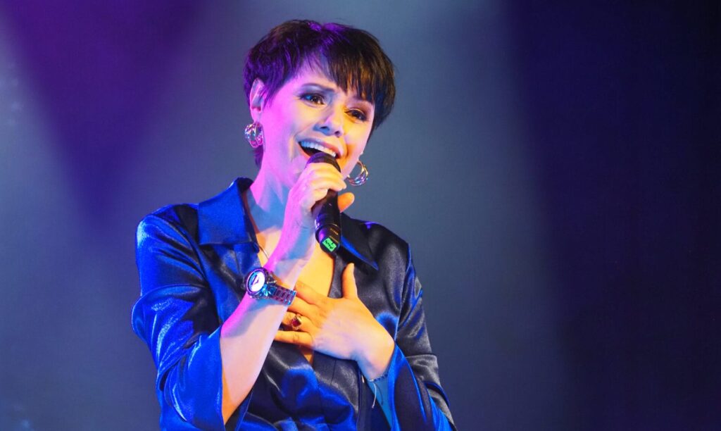 Francine Jordi veröffentlicht Vorboten von ihrem neuen Weihnachtsalbum - hier mehr dazu » DSDS Francine Jordi veröffentlicht Vorboten von ihrem neuen Weihnachtsalbum - hier mehr dazu » DSDS