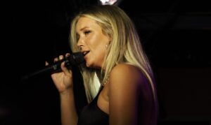 Sonia Liebing: "Das ist unser Tag!" - Fankonzert ließ die Herzen höher schlagen! SO war das Kultevent! » Sonia Liebing
