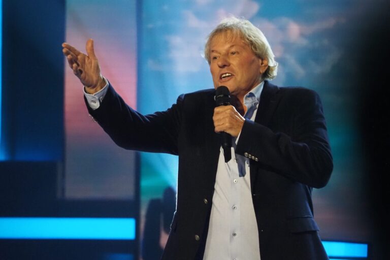 Bernhard Brink äußert sich kritisch zu KI: „Die kreativen Leute sterben zuerst“