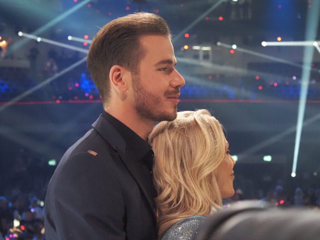 Michelle & Eric Philippi verlobt: Die schönsten Fotos von ihrem "Schlagerbooom"-Auftritt, die nicht im TV zu sehen waren » die jungen zillertaler