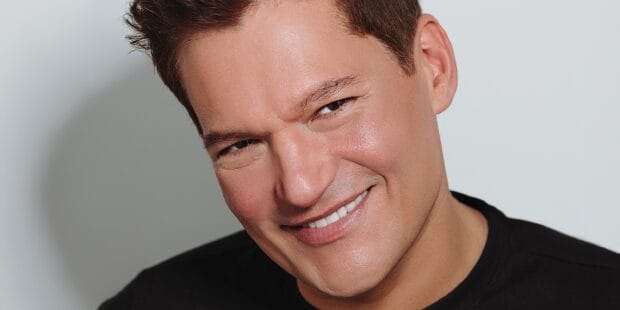 Philip Cole startet mit neuem Song „Wunder“ wieder durch – und überrascht mit WM-Held als Gaststar im Musikvideo! Philip Cole startet mit neuem Song „Wunder“ wieder durch – und überrascht mit WM-Held als Gaststar im Musikvideo!