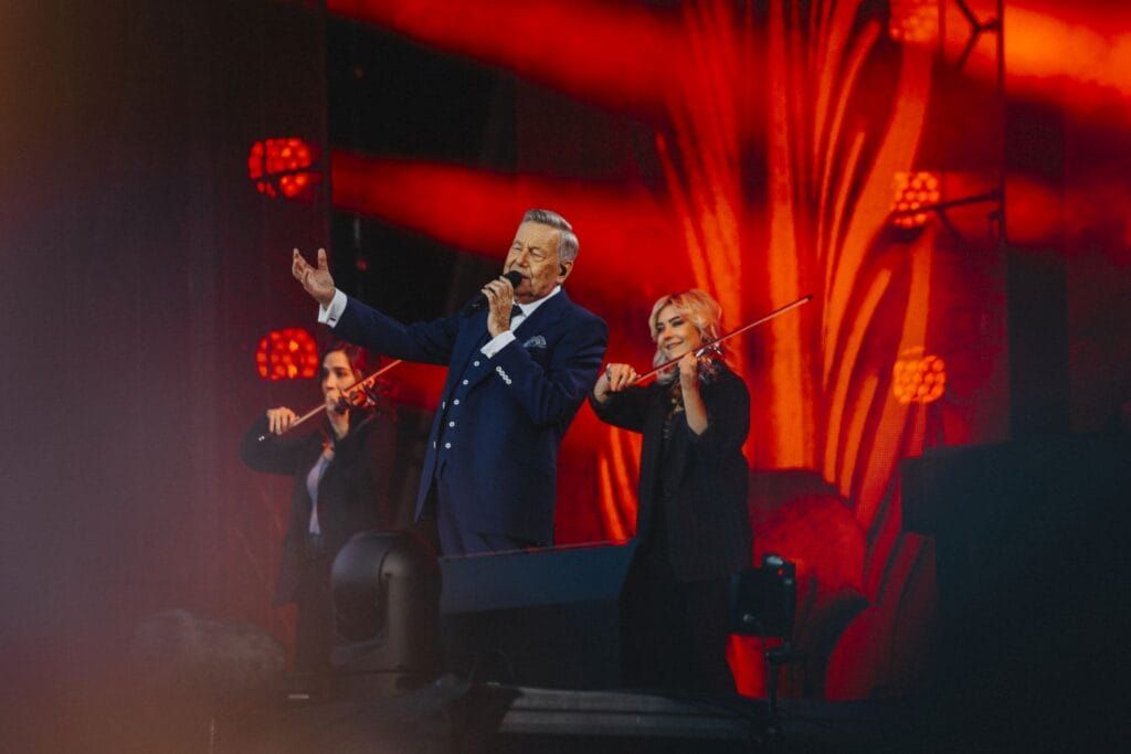 Roland Kaiser: Open Air Tour 2026 angekündigt! Alle Termine, Infos zum Vorverkauf & mehr!