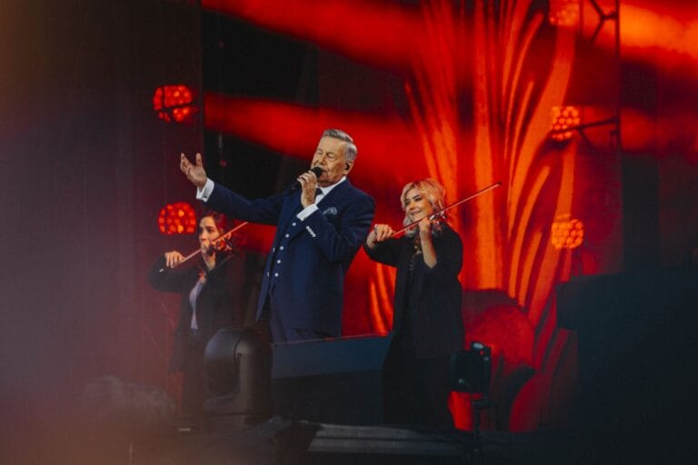 Roland Kaiser: Open Air Tour 2026 angekündigt! Alle Termine, Infos zum Vorverkauf & mehr!