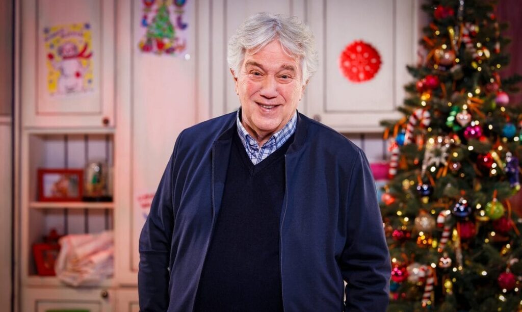 Rolf Zuckowski verrät, wie die "Weihnachtsbäckerei" entstand & wie er privat das Fest verbringt » Andy Borg Rolf Zuckowski verrät, wie die "Weihnachtsbäckerei" entstand & wie er privat das Fest verbringt
