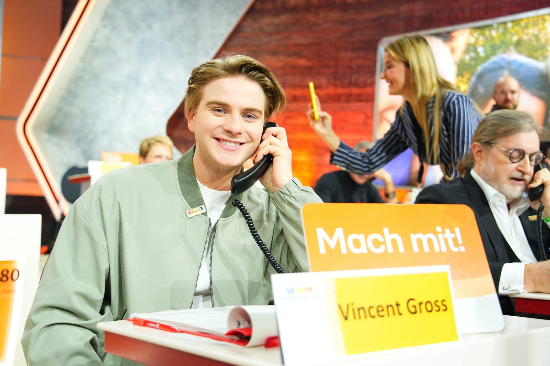 RTL-Spendenmarathon 2024: DIESE Schlagerstars sammeln Spenden am Telefon
