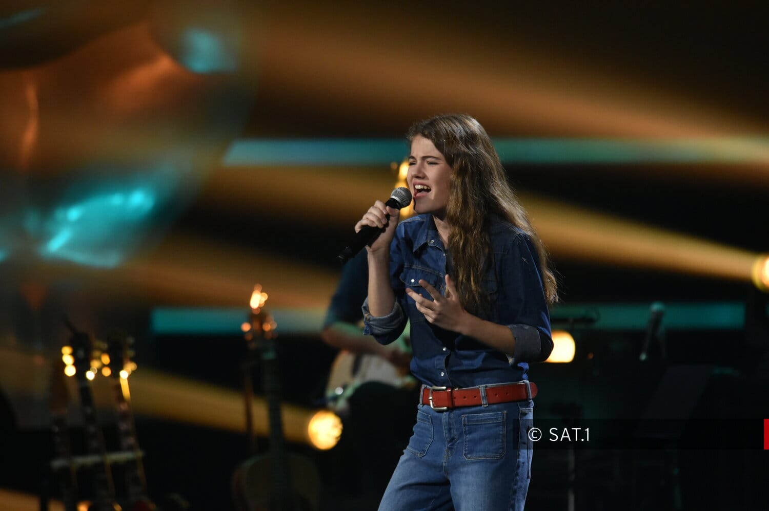 Titel: The Voice Kids;
Staffel: 11;
Folge: 3;
Person: Roberta;
Copyright: SAT.1 / Andre Kowalski;
Fotograf: Andre Kowalski;
Bildredakteur: Laura Stephan;
Dateiname: 2677339.JPG;
Rechtehinweis: Dieses Bild darf bis eine Woche nach Ausstrahlung honorarfrei fuer redaktionelle Zwecke und nur im Rahmen der Programmankuendigung verwendet werden. Spaetere Veroeffentlichungen sind nur nach Ruecksprache und ausdruecklicher Genehmigung der Seven.One Entertainment Group GmbH moeglich. Nicht fuer EPG! Verwendung nur mit vollstaendigem Copyrightvermerk. Das Foto darf nicht veraendert, bearbeitet und nur im Ganzen verwendet werden. Es darf nicht archiviert werden. Es darf nicht an Dritte weitergeleitet werden. Aneinanderreihung/Zusammenlegung/Kopplung von Bildern zum Zweck der Erstellung von Slide-Shows o.ä. nicht gestattet; Verbindung/Einfügen/Anfügen von Werbung nicht gestattet. 
Bei Fragen: foto@seven.one
Voraussetzung fuer die Verwendung dieser Programmdaten ist die Zustimmung zu den Allgemeinen Geschaeftsbedingungen der Presselounges der Sender der Seven.One Entertainment Group GmbH.