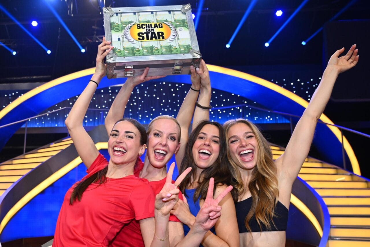 „Schlag den Star“ Gewinner: Unentschieden zwischen Vanessa Mai & Lola Weippert gegen Isabel Edvardsson & Ekaterina Leonova! „Schlag den Star“ Gewinner: Unentschieden zwischen Vanessa Mai & Lola Weippert gegen Isabel Edvardsson & Ekaterina Leonova!