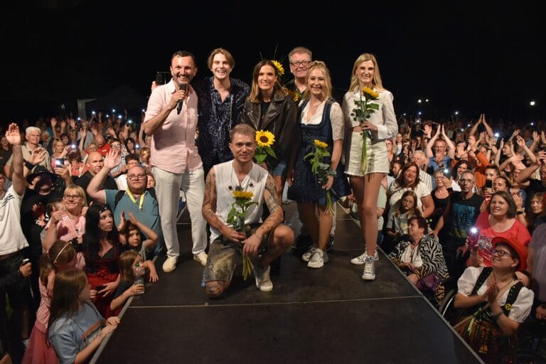 Schlager Park: Alle gingen steil im Bad Kötzting Style! Familiäres Fest mit Acts wie Vincent Gross war ein voller Erfolg!