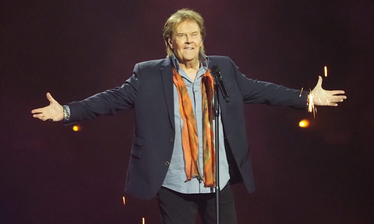 Howard Carpendale: Weihnachtsalbum-Neuauflage “Happy Christmas… Again!” auch mit neuen Songs!