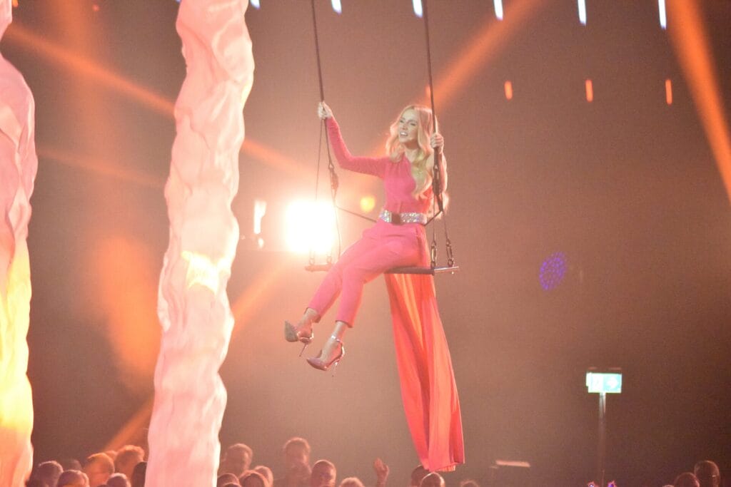 "TV Total": Sebastian Pufpaff parodiert Melissa Naschenweng - SO cool reagiert sie! » Florian Silbereisen "Schlagerchampions" 2025: Die schönsten Fotos von allen Stars