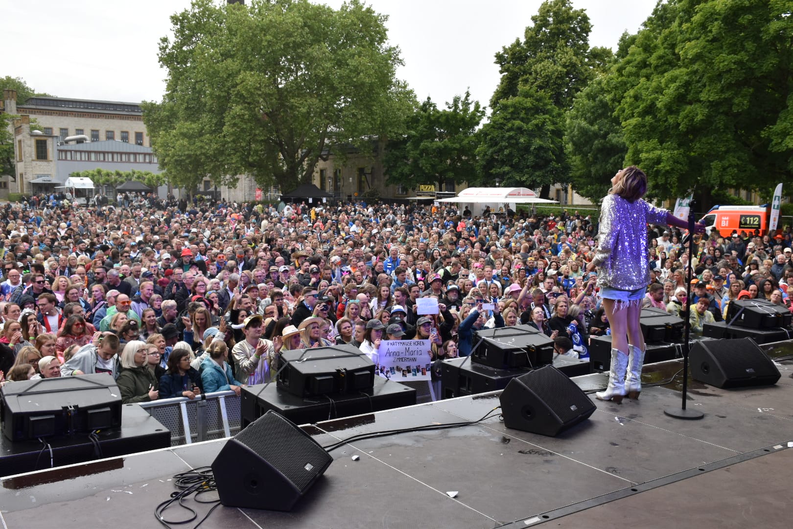 "Schlagerpalooza" Open Air in Bielefeld: Die schönsten Fotos von Marie Reim, Tim Toupet & Co.
