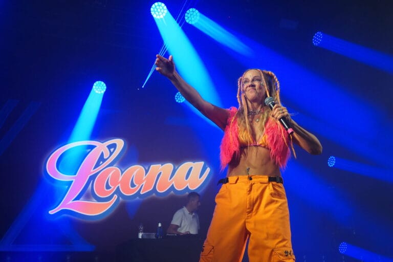 Schlagerwelle 2025: 90’s Vibes mit Loona & Ballermann-Feeling mit Lorenz Büffel! SO war der Freitagabend!