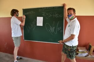 Peter Wackel expandiert in Namibia: SO setzt er sich für das Land und die Menschen ein! » Peter Wackel Schulbesuch 4 (c) Kevin Drewes Fly & Help