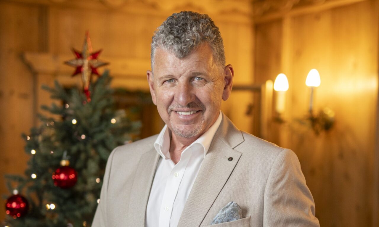 Semino Rossi über sein Weihnachten: „freue mich schon auf die strahlenden Augen unserer drei Enkelkinder“