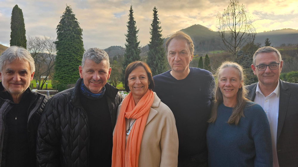 (von links): Franz Selb (one4you music), Semino Rossi & Ehefrau Gabi, Markus Hartmann (VP Ariola & Hansa), Dagmar Ambach (Agentur Textour) und Werner Weitzer (Büro Semino Rossi)