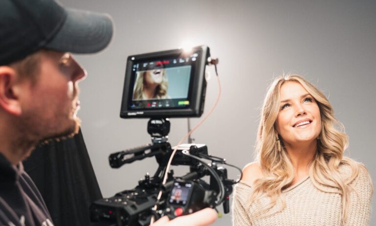 Sonia Liebing: Top-exklusive Fotos zu neuem Musikvideo "Sag ihr nichts von mir"