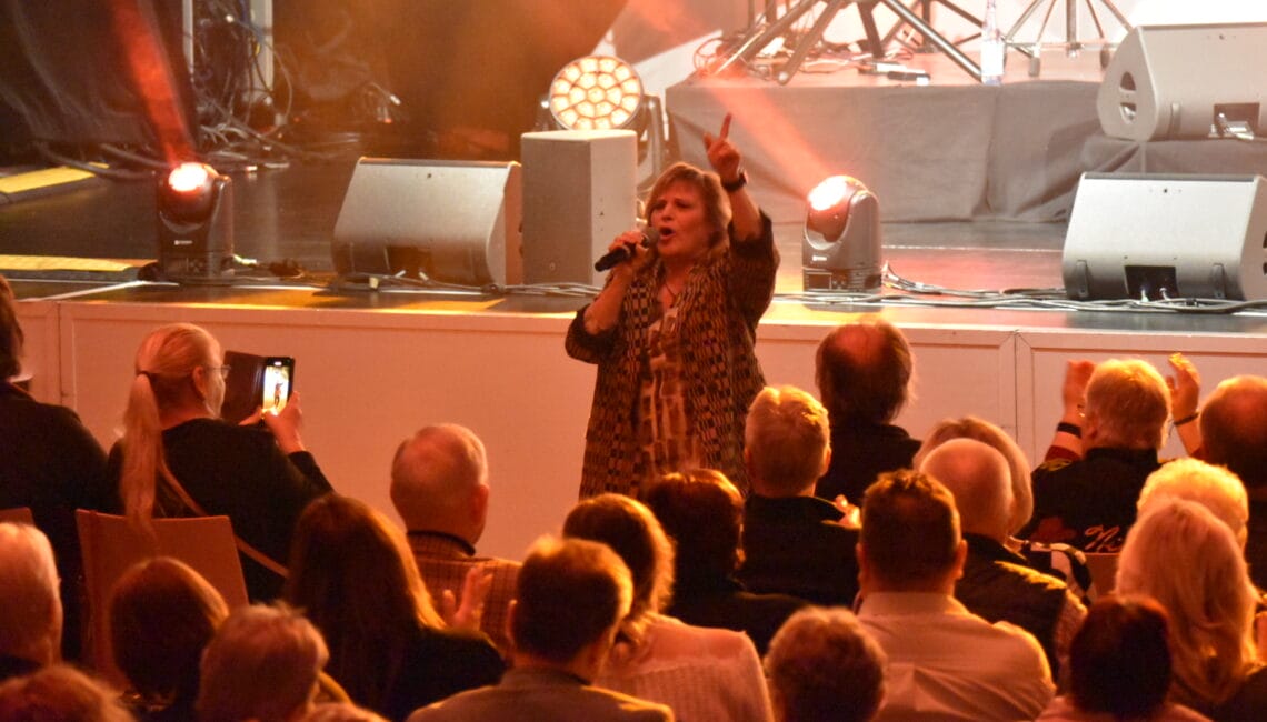 stefan-mross-und-co.-auf-„immer-wieder-schlager-tour-die-schönsten-fotos-23