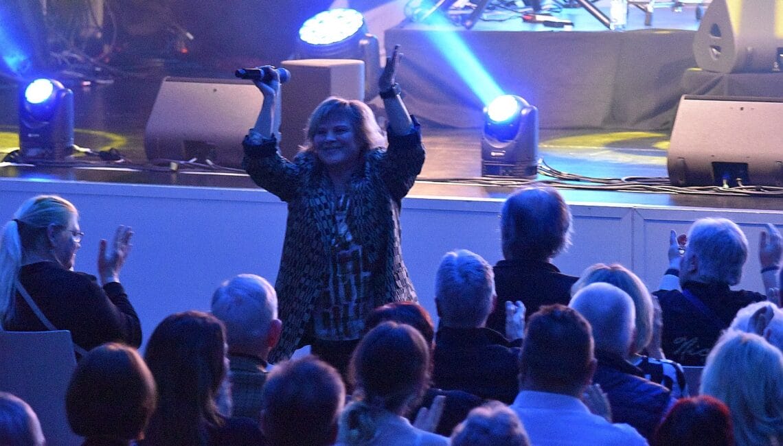stefan-mross-und-co.-auf-„immer-wieder-schlager-tour-die-schönsten-fotos-24