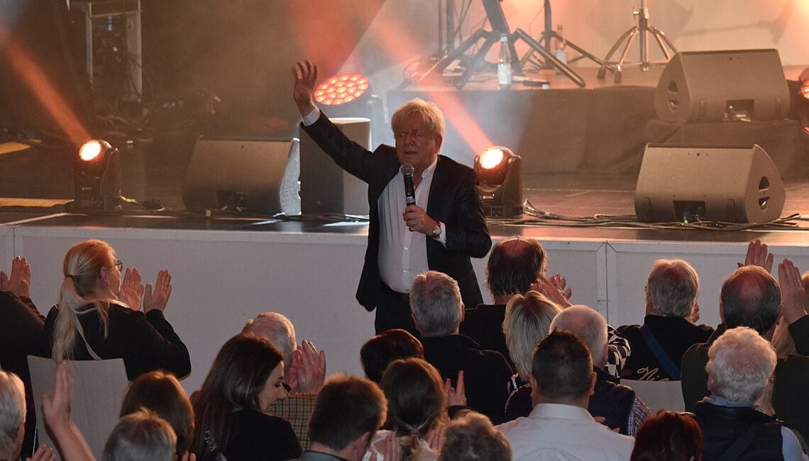 stefan-mross-und-co.-auf-„immer-wieder-schlager-tour-die-schönsten-fotos-38