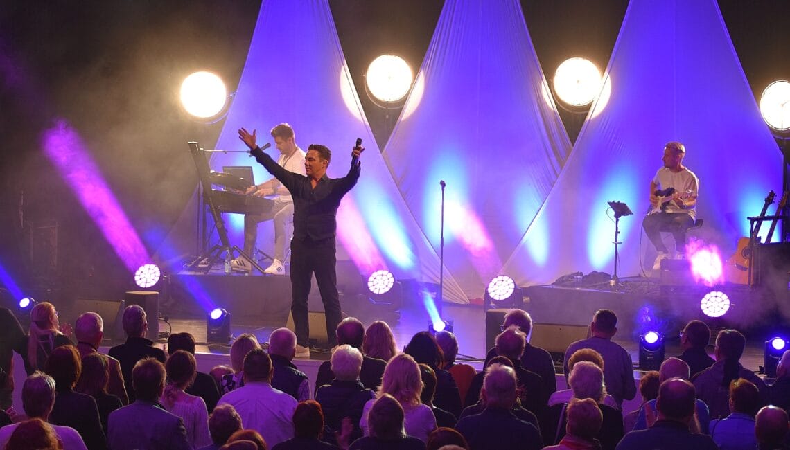 stefan-mross-und-co.-auf-„immer-wieder-schlager-tour-die-schönsten-fotos-45