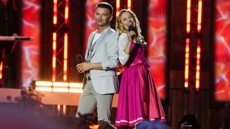 Steffi Marco 2048x1366