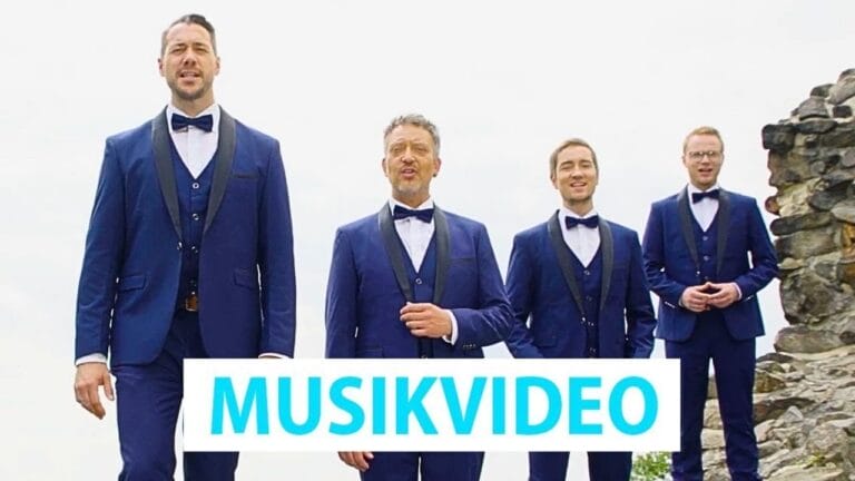 Stimmen der Berge – Teure Heimat (Nabucco) (Offizielles Musikvideo) Stimmen der Berge – Teure Heimat (Nabucco) (Offizielles Musikvideo)