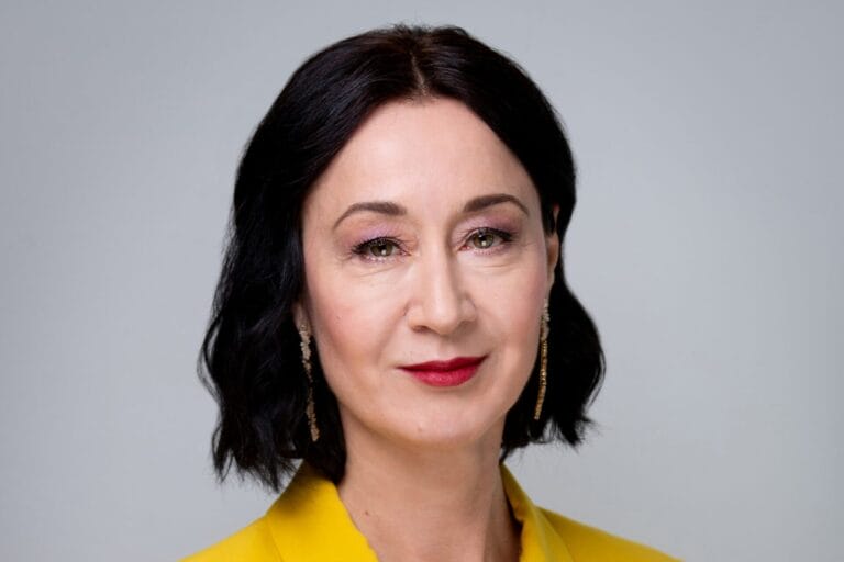 „Sturm der Liebe“: Krista Birkner spricht offen über Altersdruck in der TV-Branche!