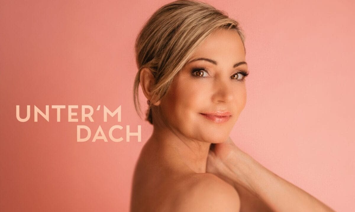 Tanja Lasch spricht über ihre Heimat und wie persönlich ihr Song „Unter’m Dach“ ist! Tanja Lasch spricht über ihre Heimat und wie persönlich ihr Song „Unter’m Dach“ ist!