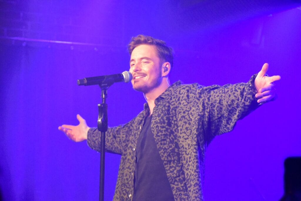 Tim Peters & Marie Reim: Neues Duett feierte Premiere in München! Hier mehr zum Doppelkonzert! » Matthias Reim Tim Peters auf "Krass!"-Tour: Die schönsten Fotos vom Auftakt in Hamburg