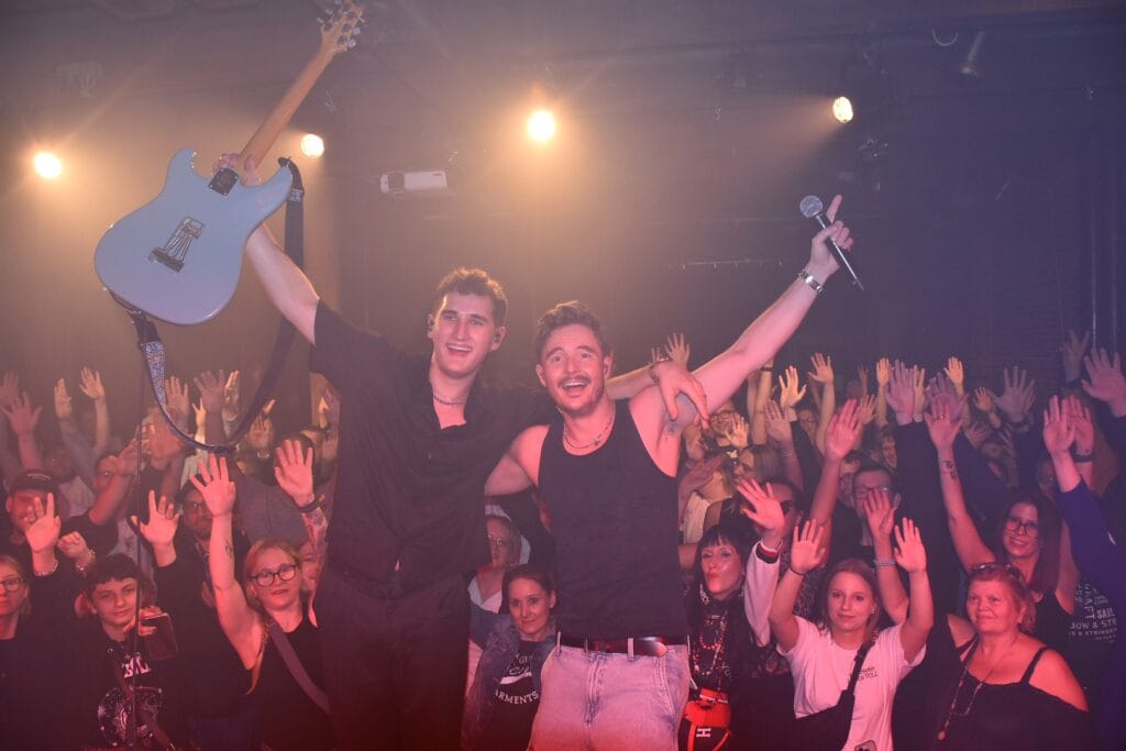 Tim Peters: Krasser Tourauftakt in Hamburg - SO klingt der Schlager der Zukunft! » licht ins dunkel Tim Peters auf "Krass!"-Tour: Die schönsten Fotos vom Auftakt in Hamburg