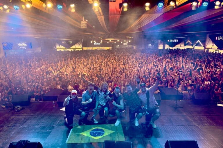 Troglauer rocken auch 2024 auf Oktoberfest in Brasilien: "Es war ein Riesenerlebnis für uns."