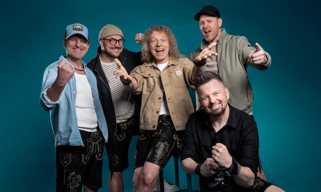 Troglauer über ihre Hymne „Bierzelt Legende“ und die Volkfest-Saison: „Es gibt kaum etwas Schöneres, als in vollen Zelten zu spielen“