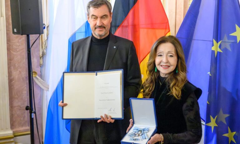 Vicky Leandros mit Bayerischen Verdienstorden ausgezeichnet!